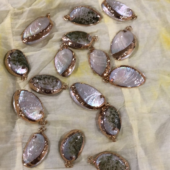 Shell Pendants - Picture 3 of 10